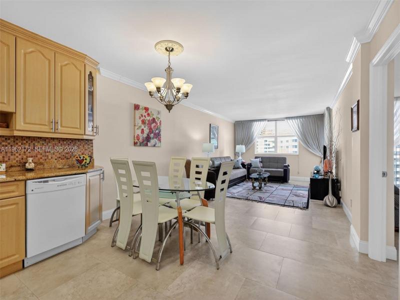 Condo for sale at Plaza Towers South 905