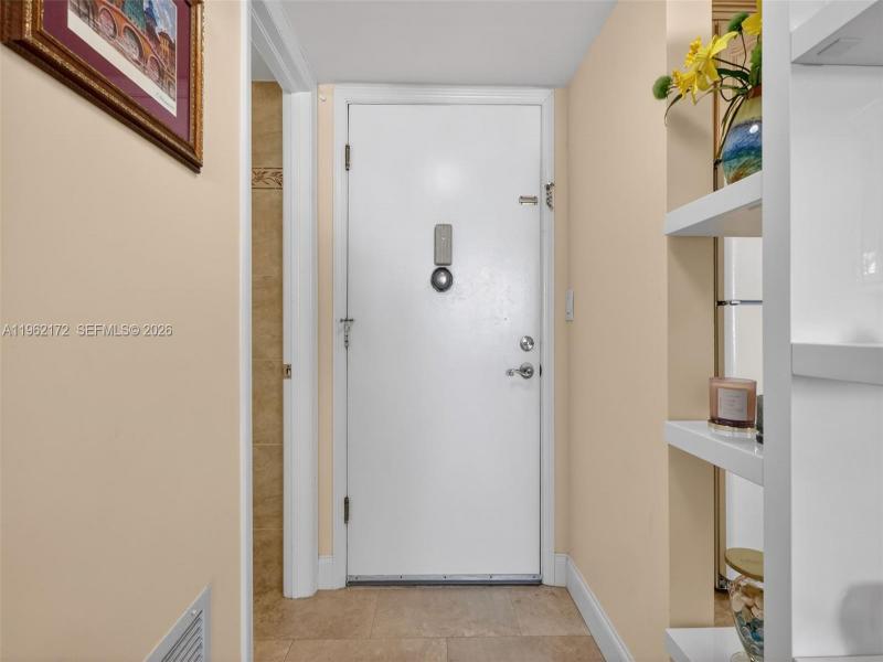 Condo for sale at Plaza Towers South 905