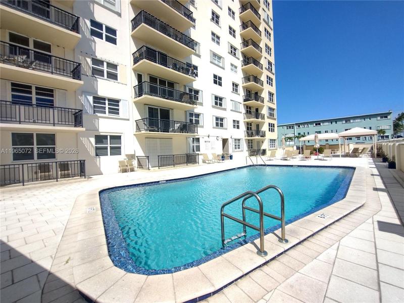 Apartment for rent at Oxford Towers 406