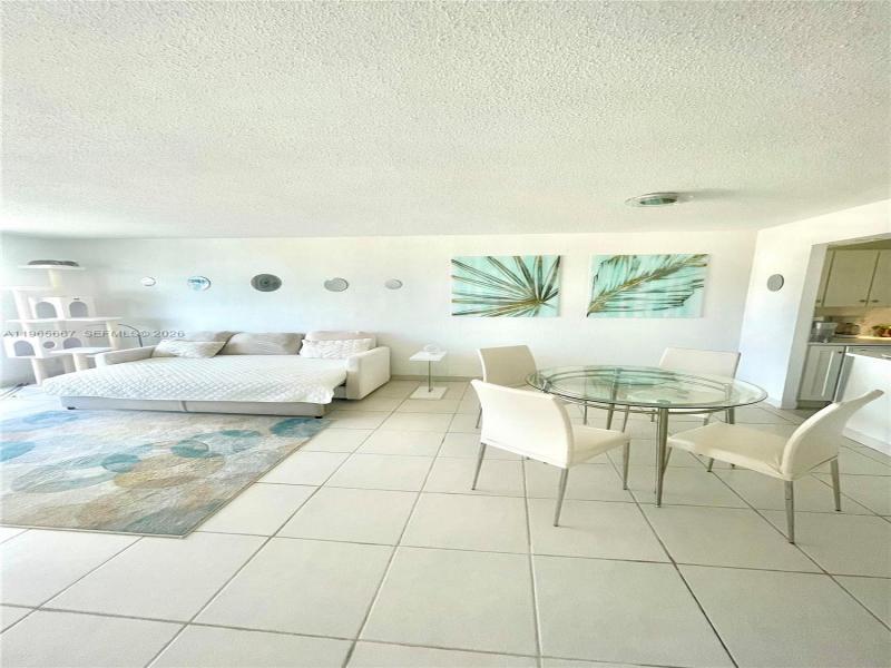 Condo for sale at Imperial Towers 219