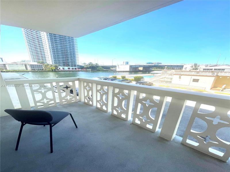 Condo for sale at Imperial Towers 219
