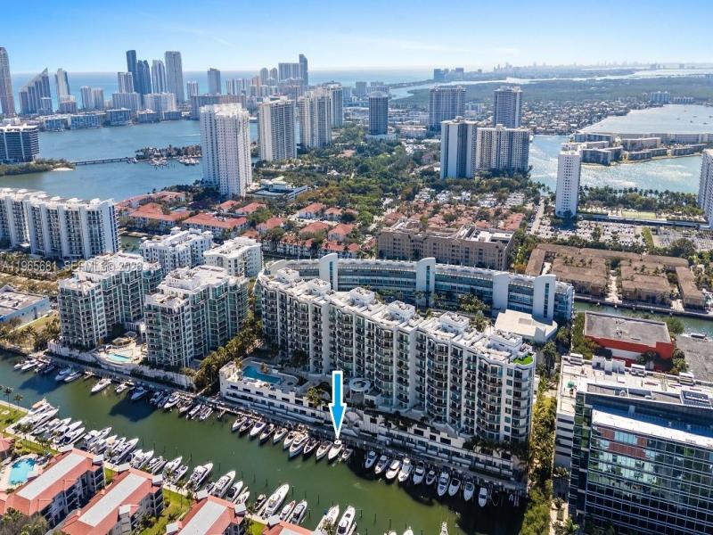 Comprar apartamento en Uptown Marina Lofts