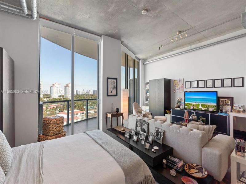Condo for sale at Uptown Marina Lofts 1019