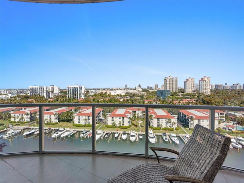 Condo for sale at Uptown Marina Lofts 1019