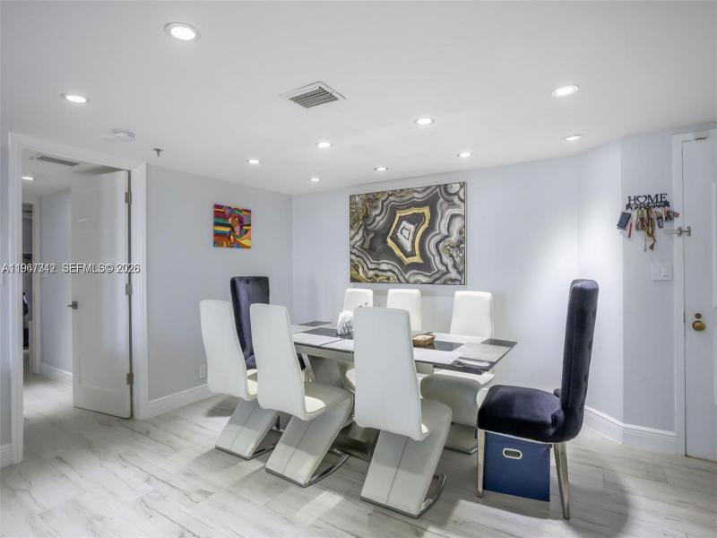Condo for sale at Anchor Bay Club PH3A