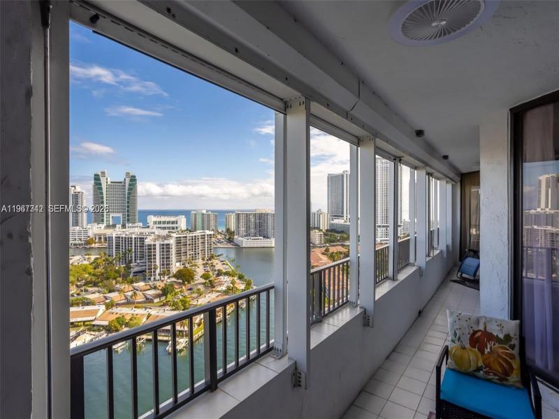 Condo for sale at Anchor Bay Club PH3A
