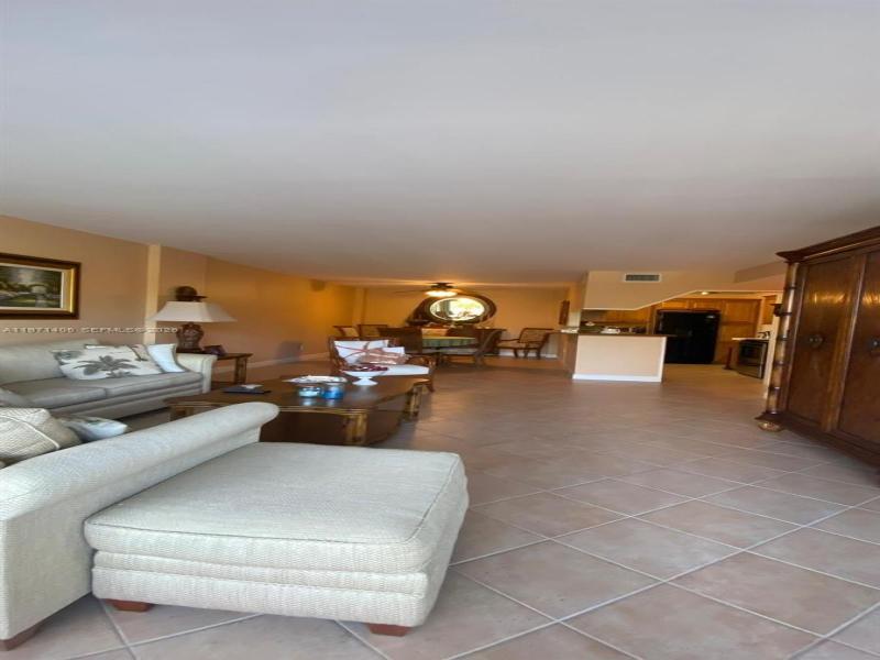 Alquiler de apartamento en Commodore Club East 204