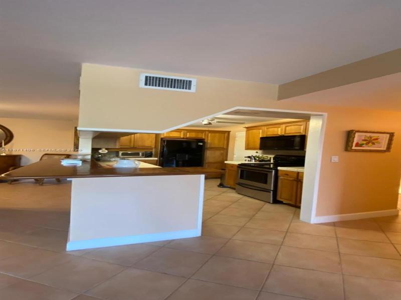 Alquiler de apartamento en Commodore Club East 204