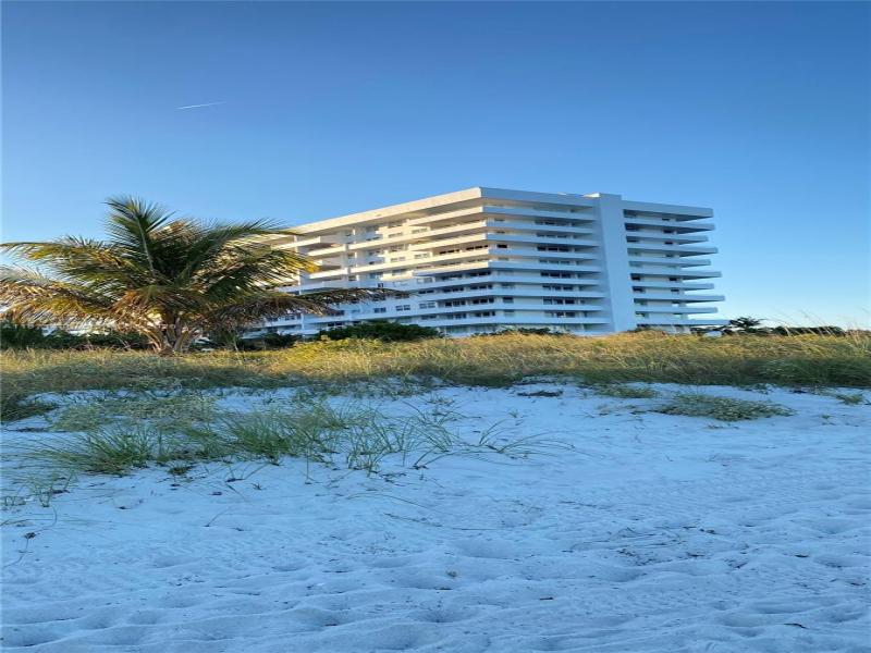 Commodore Club East Apt #204