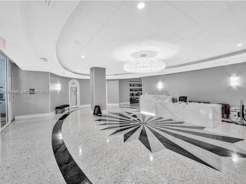 Condo for sale at Parker Tower 1812