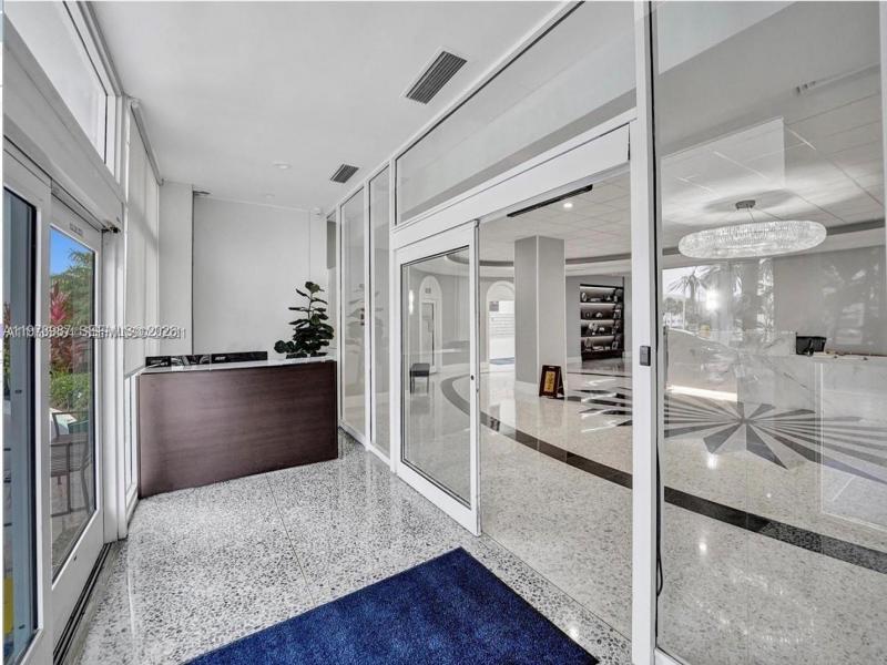 Condo for sale at Parker Tower 1812