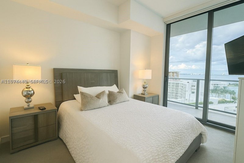 Apartment for rent at Paraiso Bayviews 1204