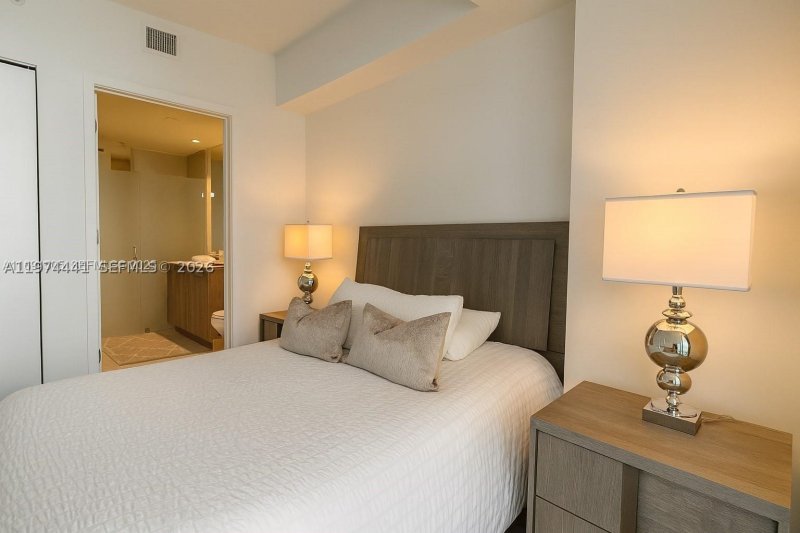 Apartment for rent at Paraiso Bayviews 1204