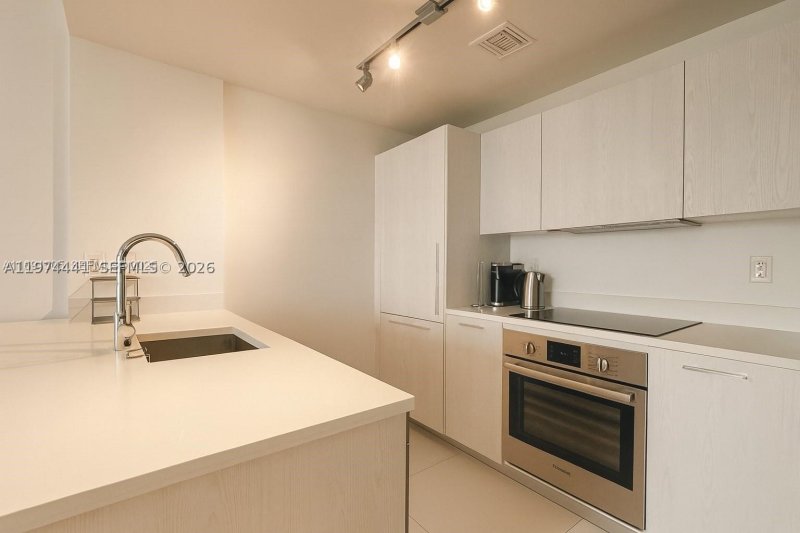 Apartment for rent at Paraiso Bayviews 1204