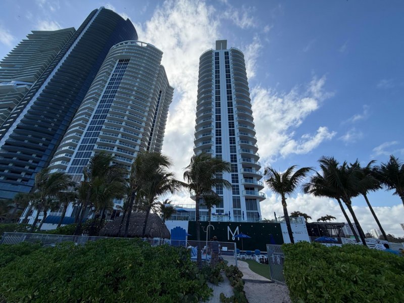 M Residence Le Meridian Apt #2303