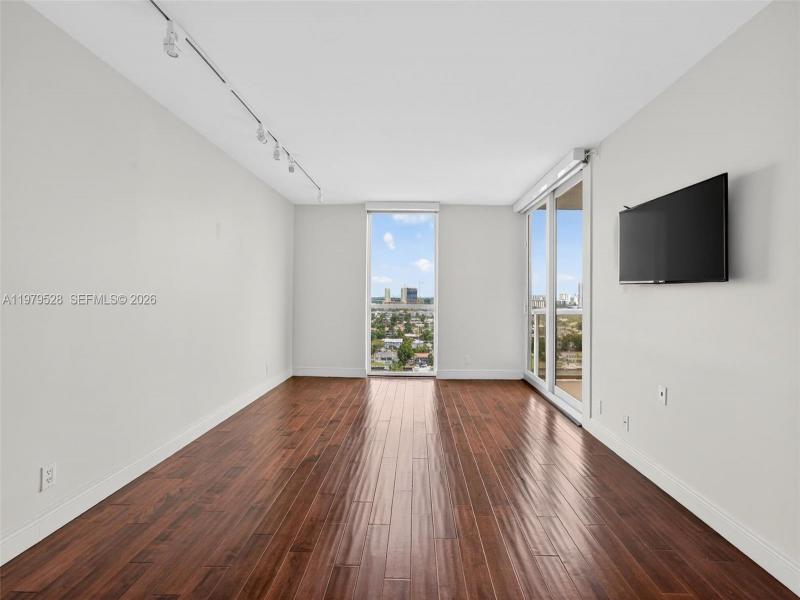 Comprar apartamento en Harbor Tower at Waterways 1802