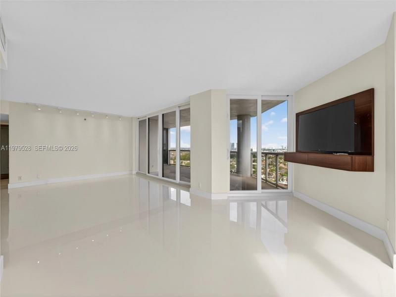 Comprar apartamento en Harbor Tower at Waterways 1802
