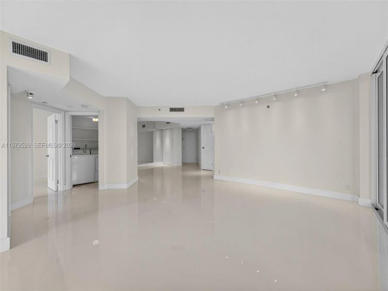 Comprar apartamento en Harbor Tower at Waterways 1802