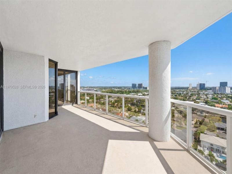 Comprar apartamento en Harbor Tower at Waterways 1802