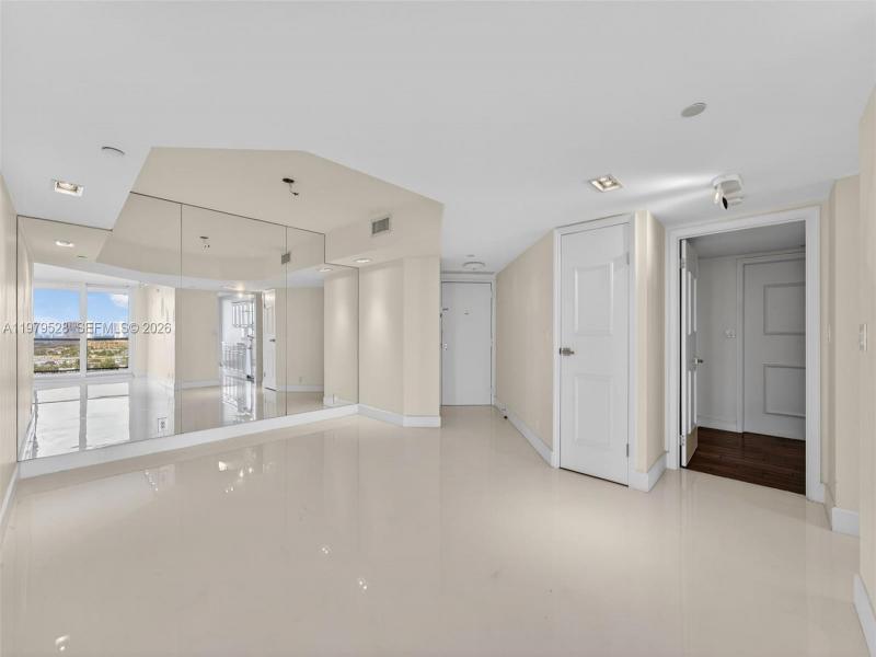 Comprar apartamento en Harbor Tower at Waterways 1802