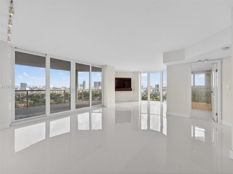 Comprar apartamento en Harbor Tower at Waterways 1802