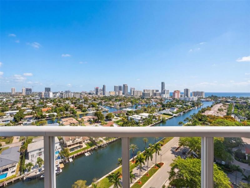 Comprar apartamento en Harbor Tower at Waterways 1802