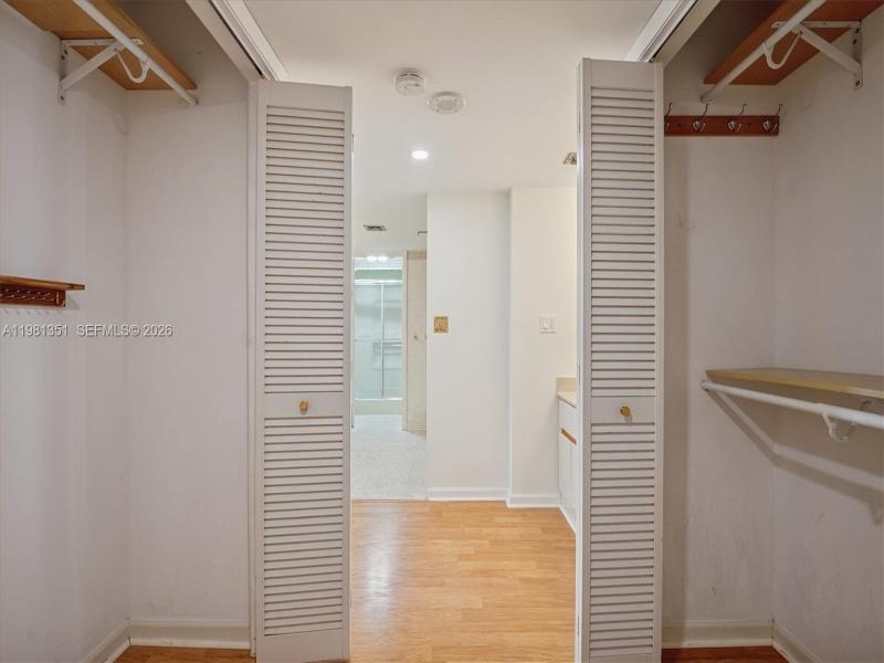 Condo for sale at Anchor Bay Club 516