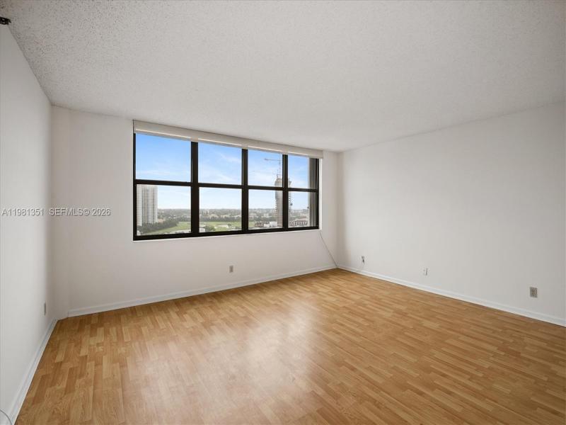 Condo for sale at Anchor Bay Club 516