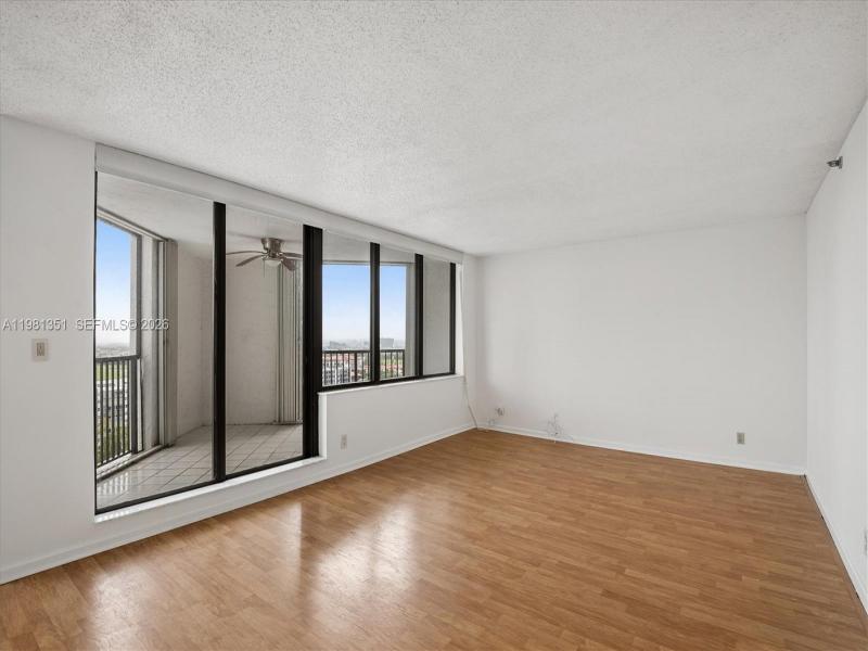 Condo for sale at Anchor Bay Club 516