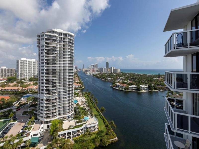 Condo for sale at Waterview 2242