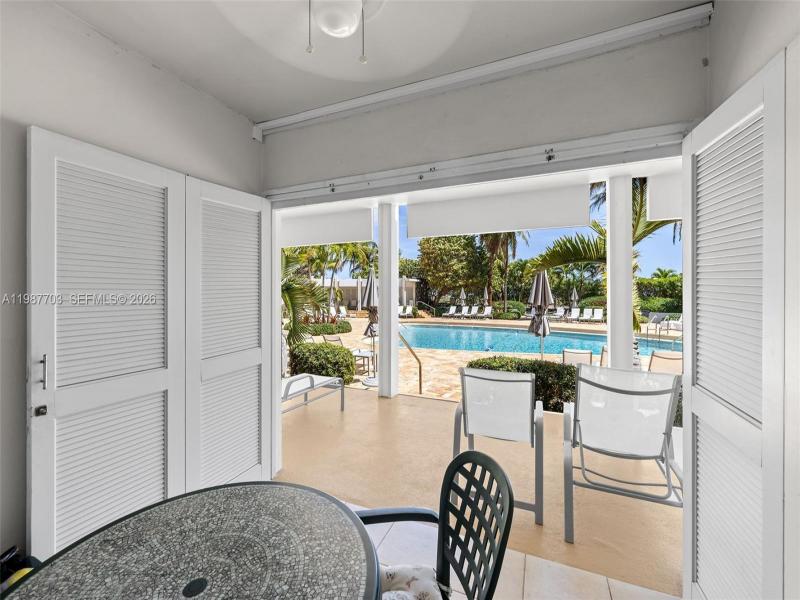 Comprar apartamento en Crystal House CAB14