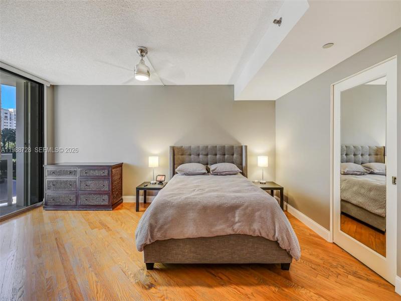 Condo for sale at The Landmark 302
