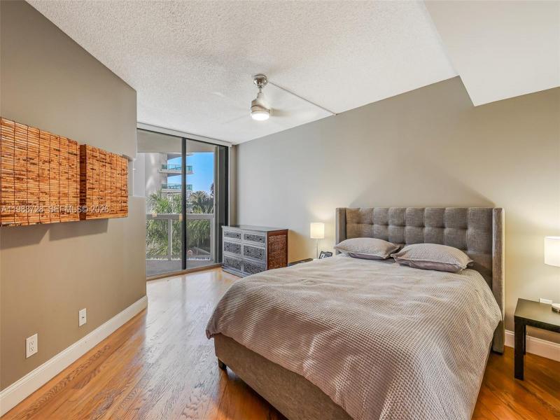 Condo for sale at The Landmark 302