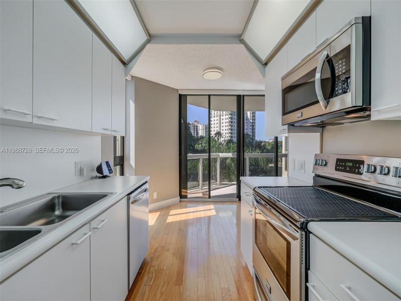 Condo for sale at The Landmark 302