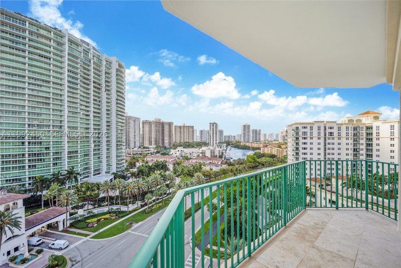 Apartment for rent at Turnberry Village 1211