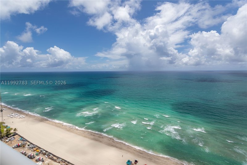 Apartment for rent at Ocean Three 2904