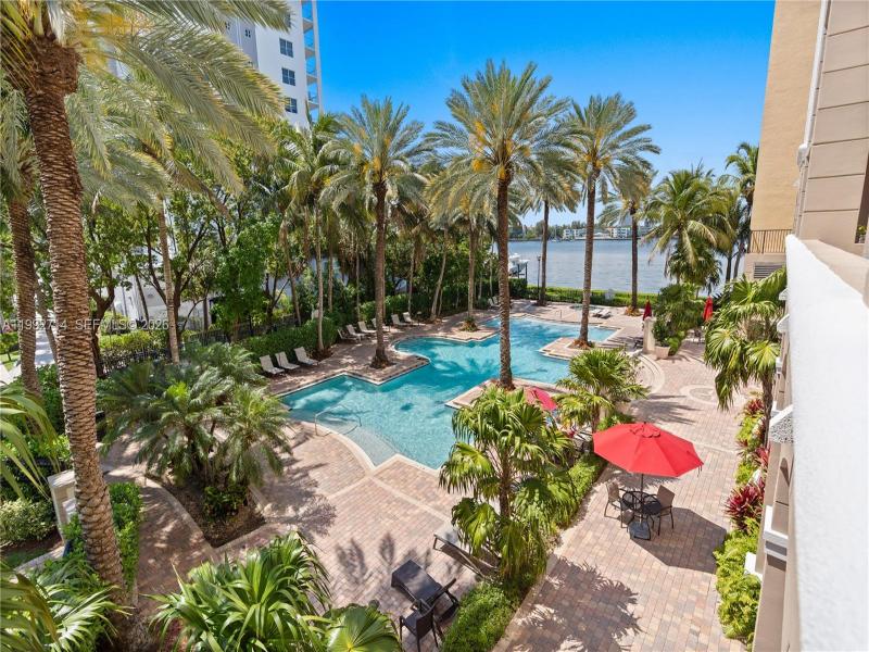 Condo for sale at Porto Bellagio 1301