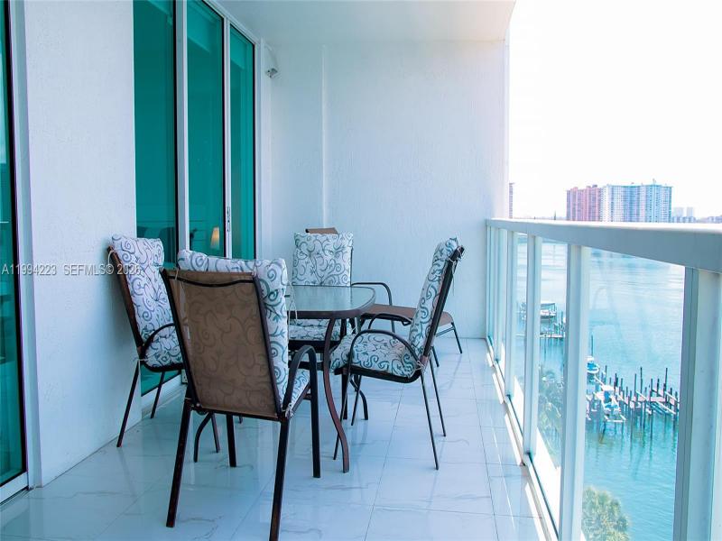 Alquiler de apartamento en Marina Bay Club 906