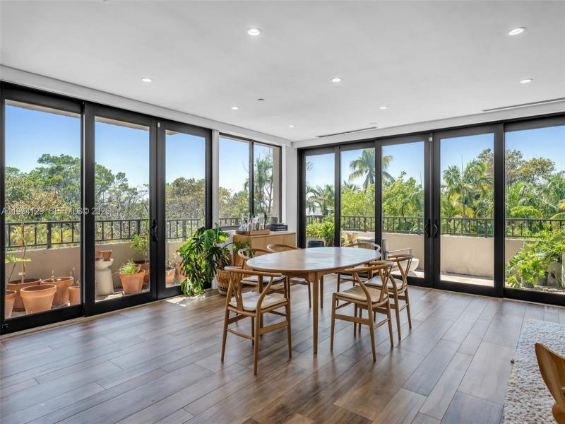 Comprar apartamento en Key Colony III Emerald Bay 345