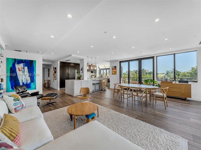 Comprar apartamento en Key Colony III Emerald Bay 345
