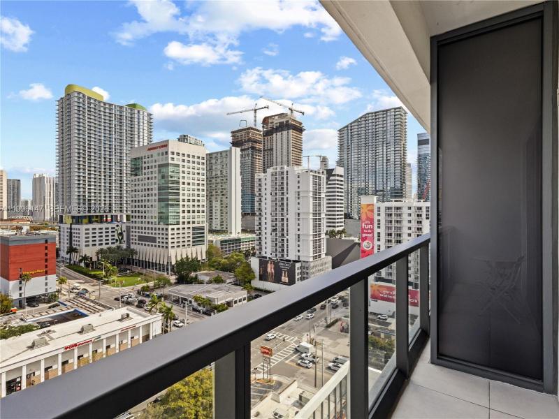 Condo for sale at Smart Brickell Residences 1403