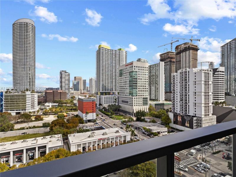 Condo for sale at Smart Brickell Residences 1403
