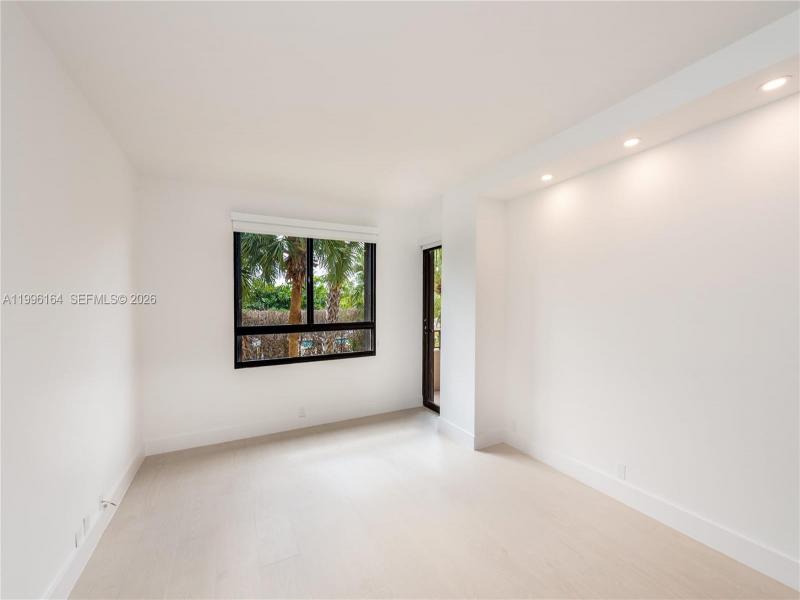 Comprar apartamento en Key Colony III Emerald Bay 241