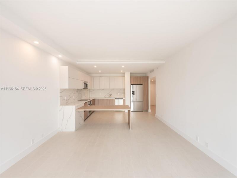 Comprar apartamento en Key Colony III Emerald Bay 241