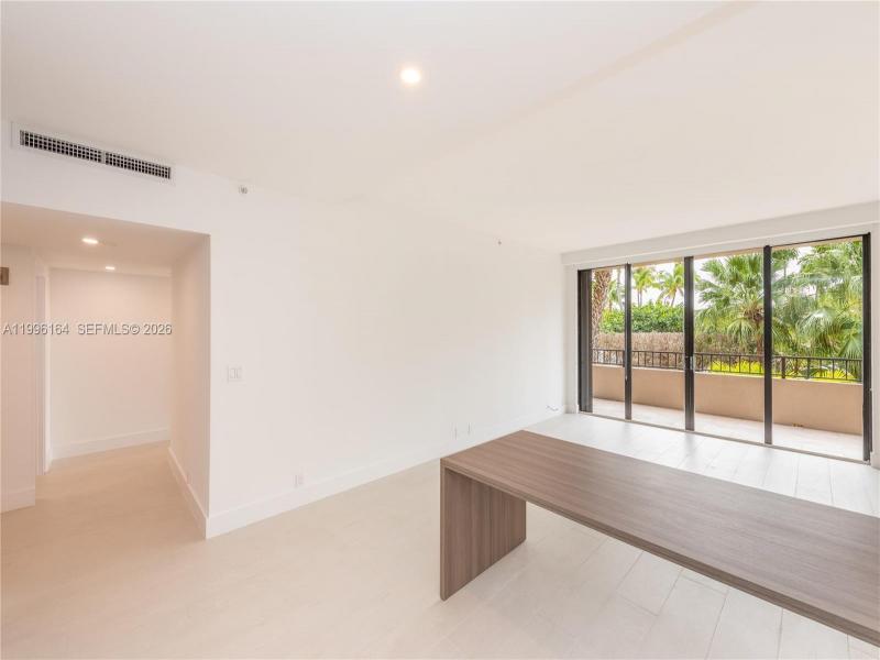 Comprar apartamento en Key Colony III Emerald Bay 241