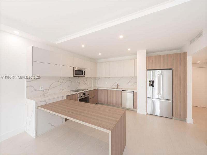 Comprar apartamento en Key Colony III Emerald Bay 241