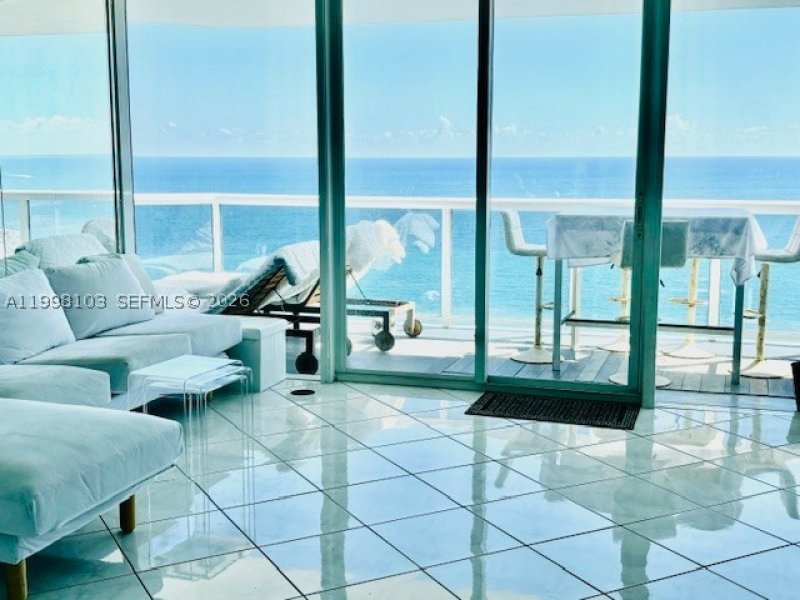 La Gorce Palace Apt #2802
