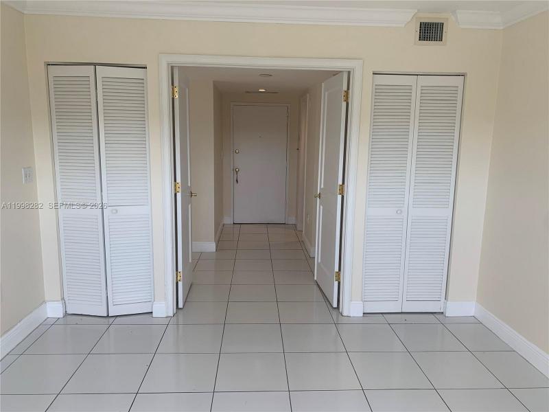 Comprar apartamento en Commodore Club East 512