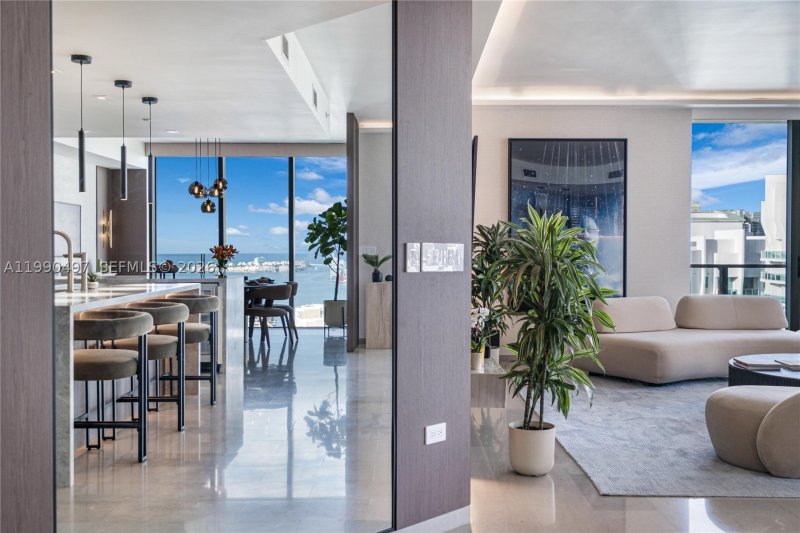 Brickell City Centre Reach Apt #3711