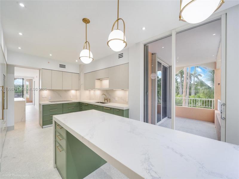 Comprar apartamento en Ocean Club Lake Villa Two 301
